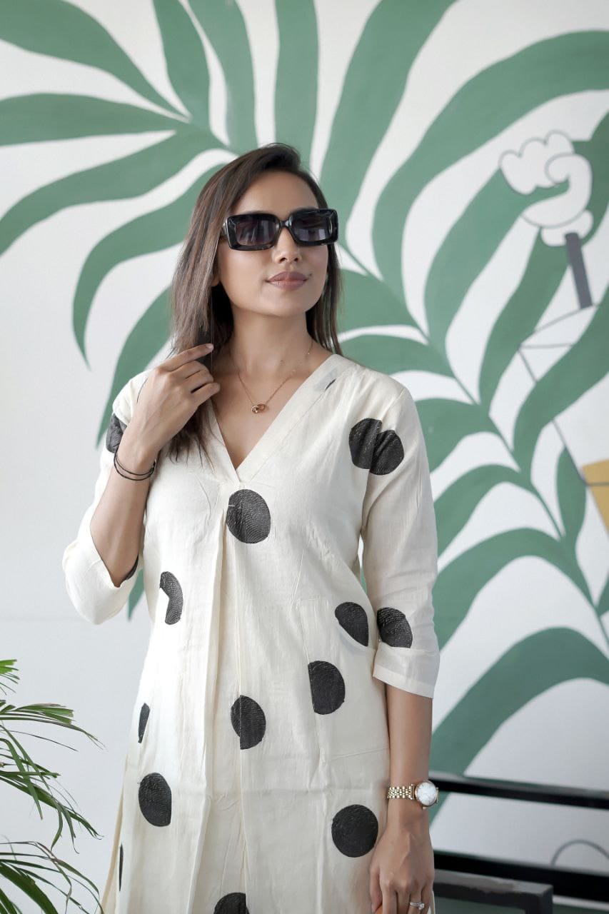 Bold Dots